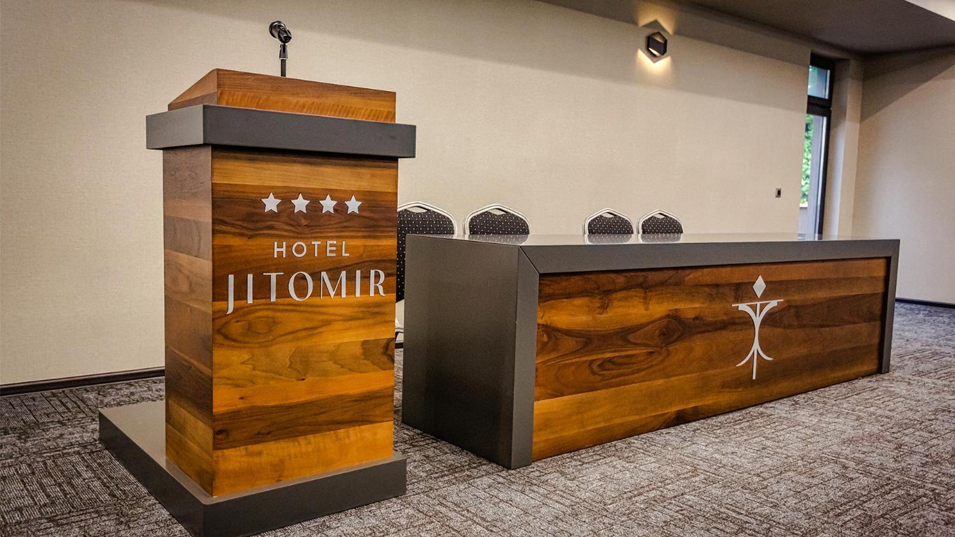 Jitomir Hotel Montana