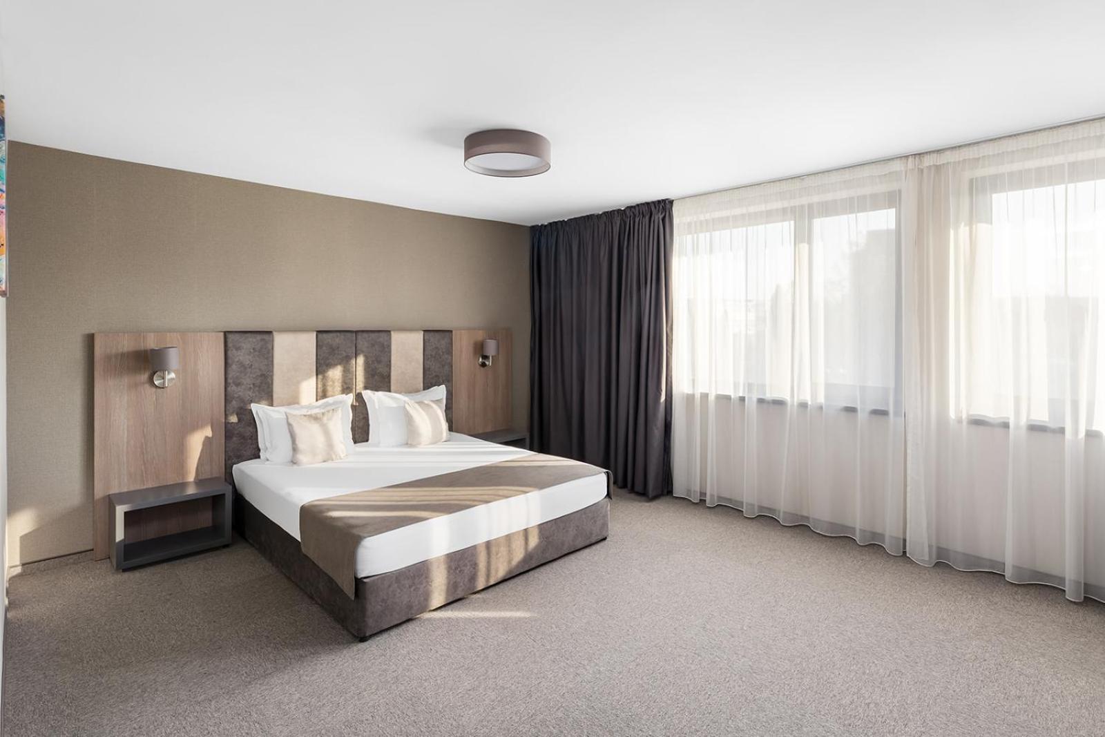 Jitomir Hotel 4*