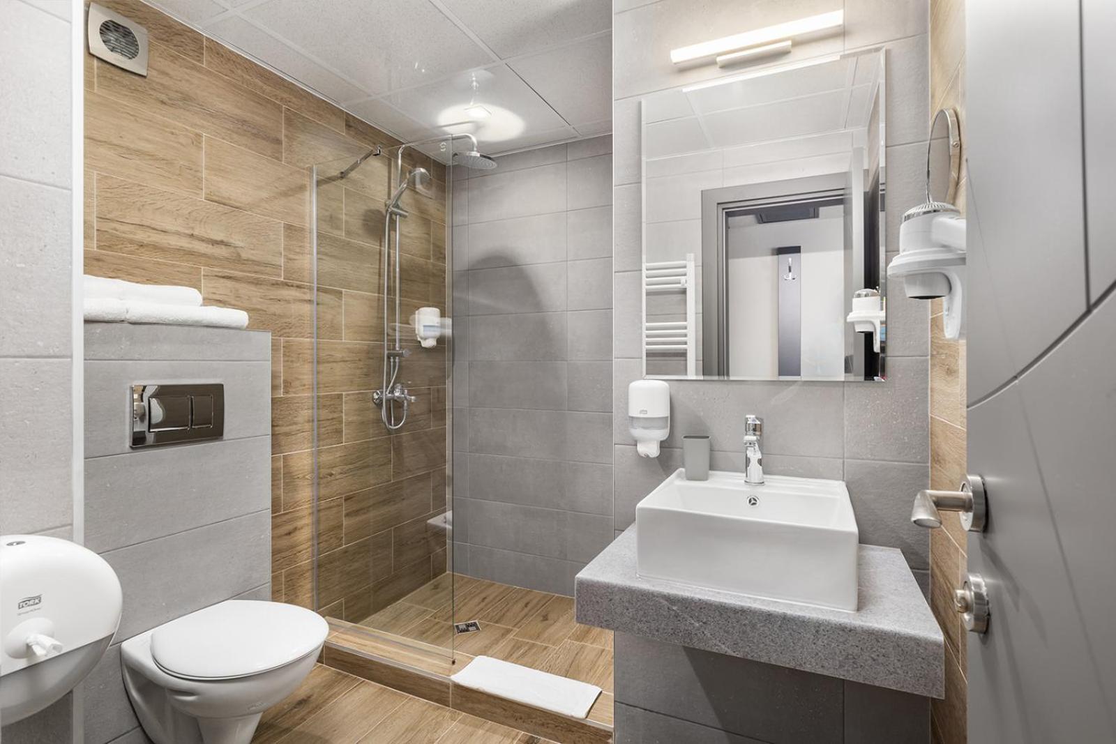 Hotel Jitomir 4*
