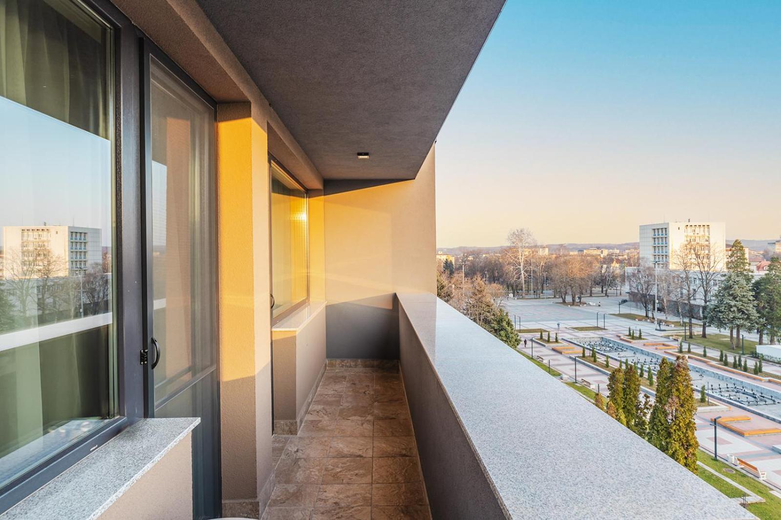 Jitomir Hotel Montana