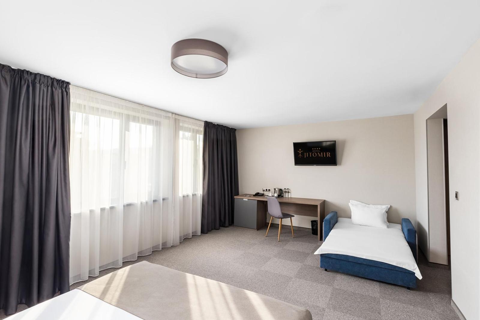 Hotel Jitomir 4*